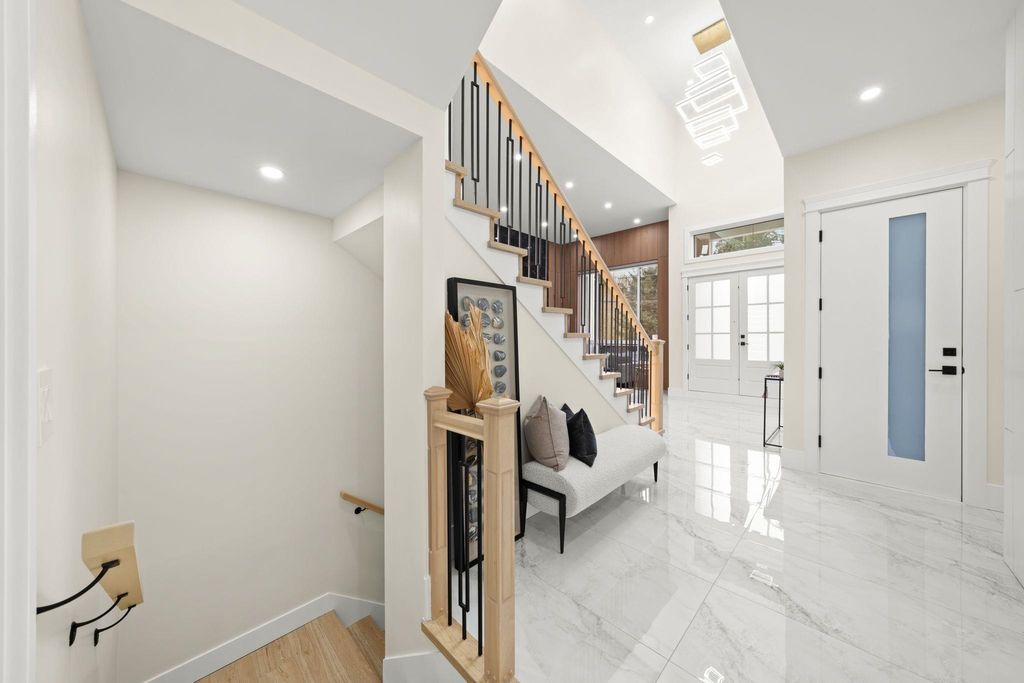 Photo of 33995 Walnut Avenue, Abbotsford, BC V2S 2S6 (MLS # R3112404)