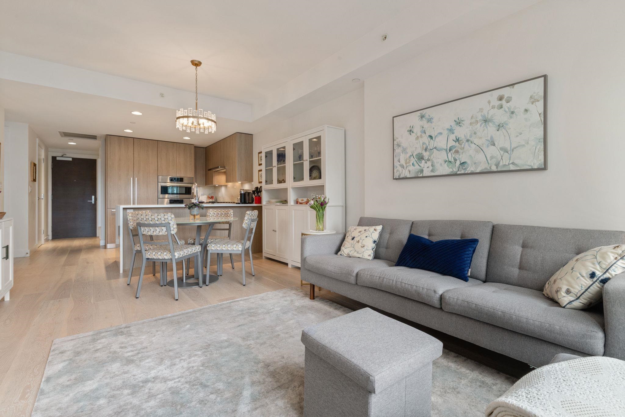 2738 Library Lane 402