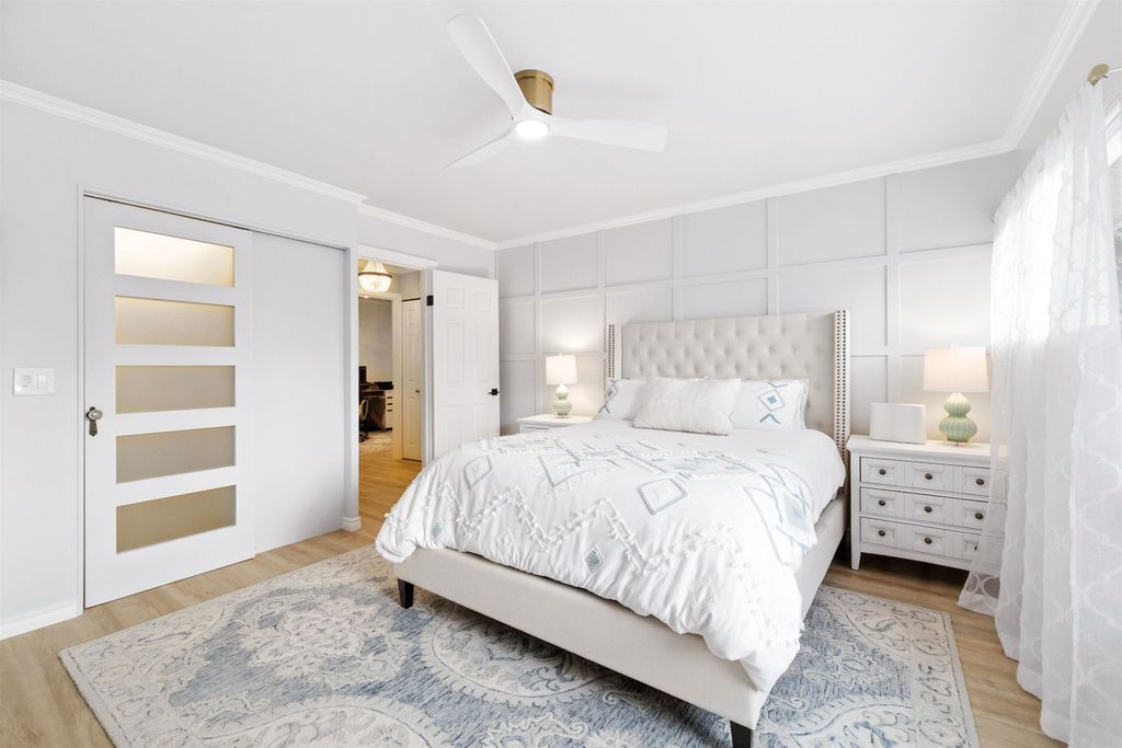 listing image 1102813631342521952