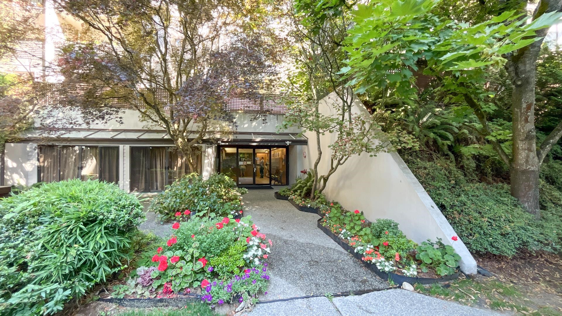 1945 Woodway Place 416