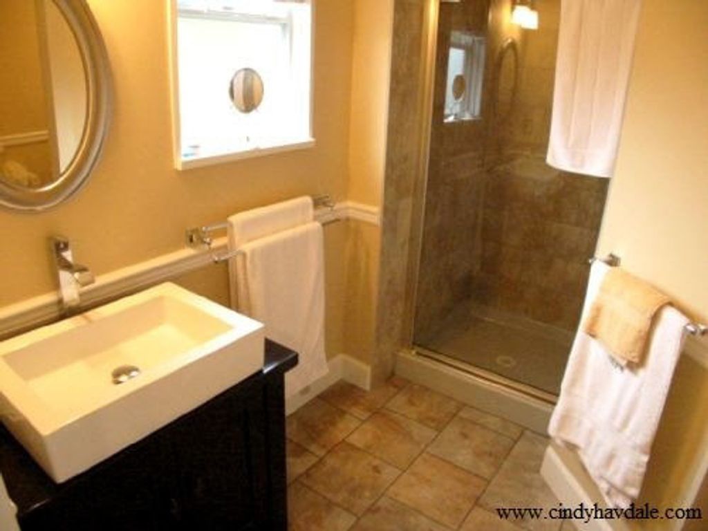 listing image 1109476703648171720