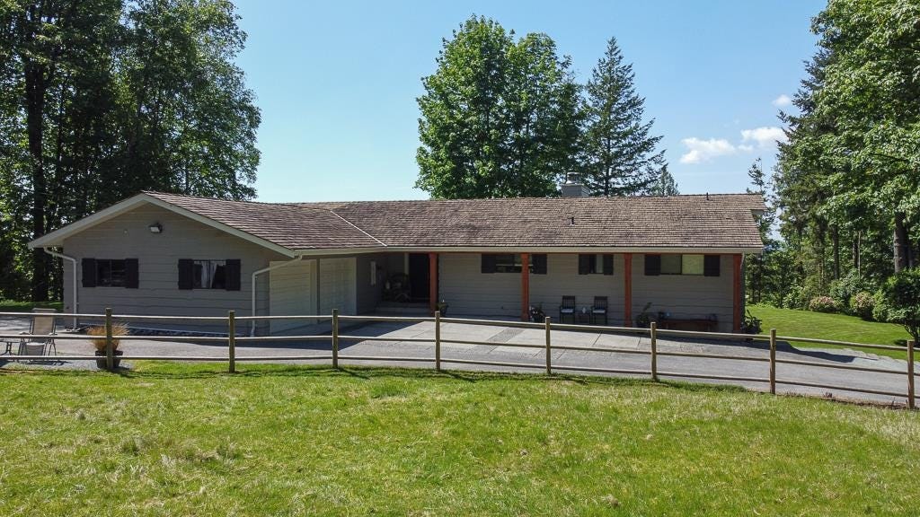 Photo of 2904 Glencoe Place #G, Abbotsford, BC V3G 1H5 (MLS # R3157512)