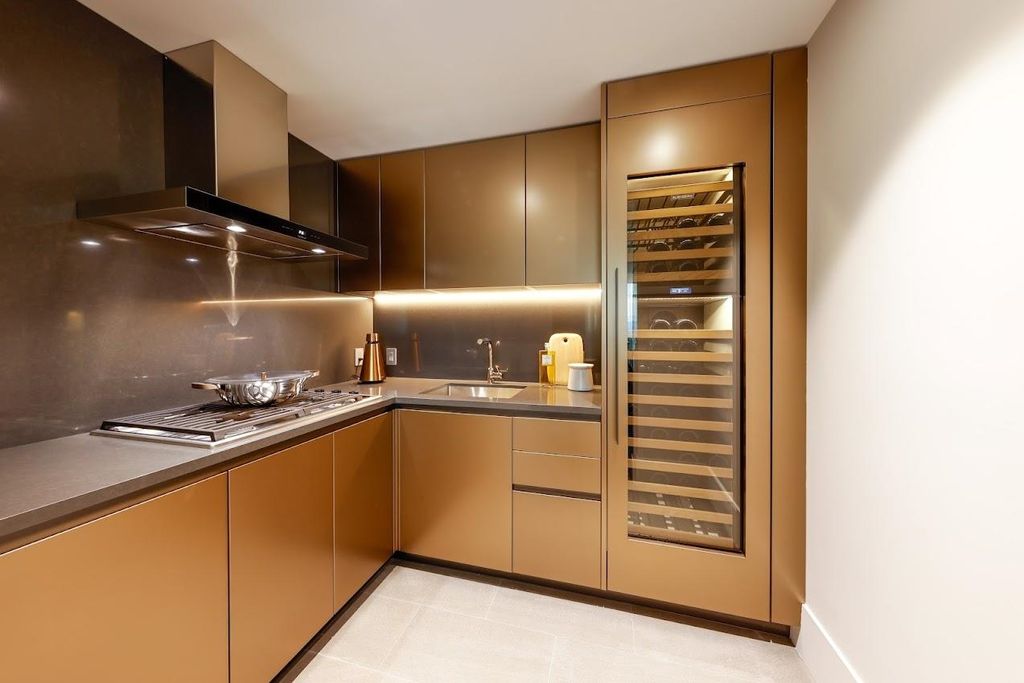 listing image 1104689385585979376