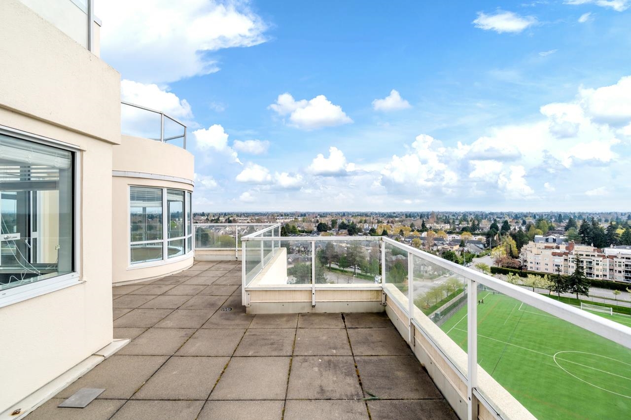 7760 Granville Avenue 1402