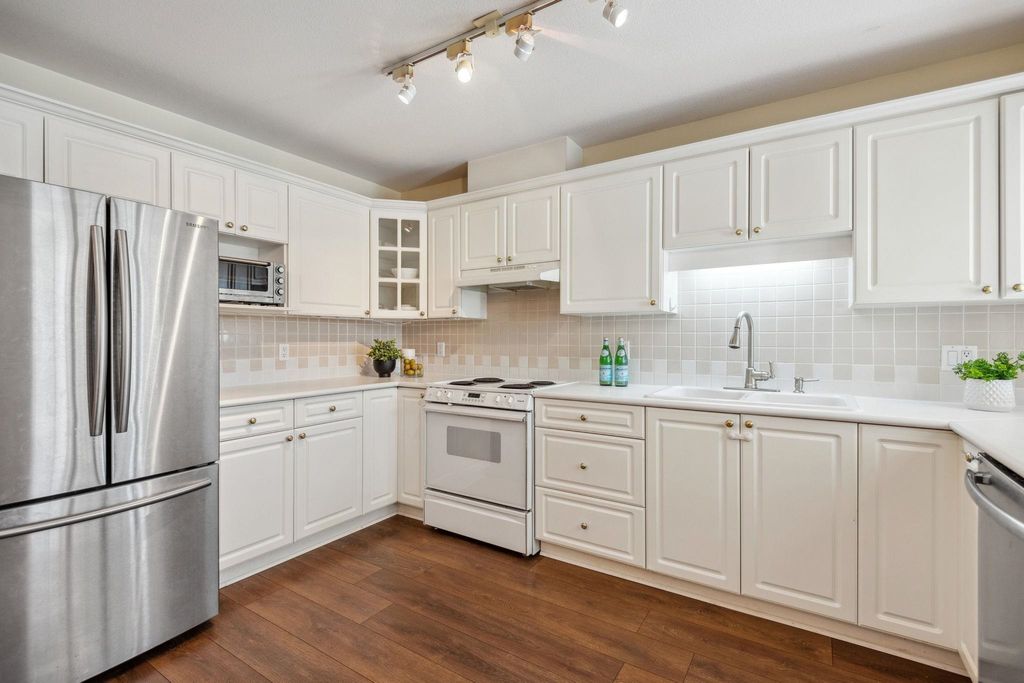 listing image 1104889193660507378