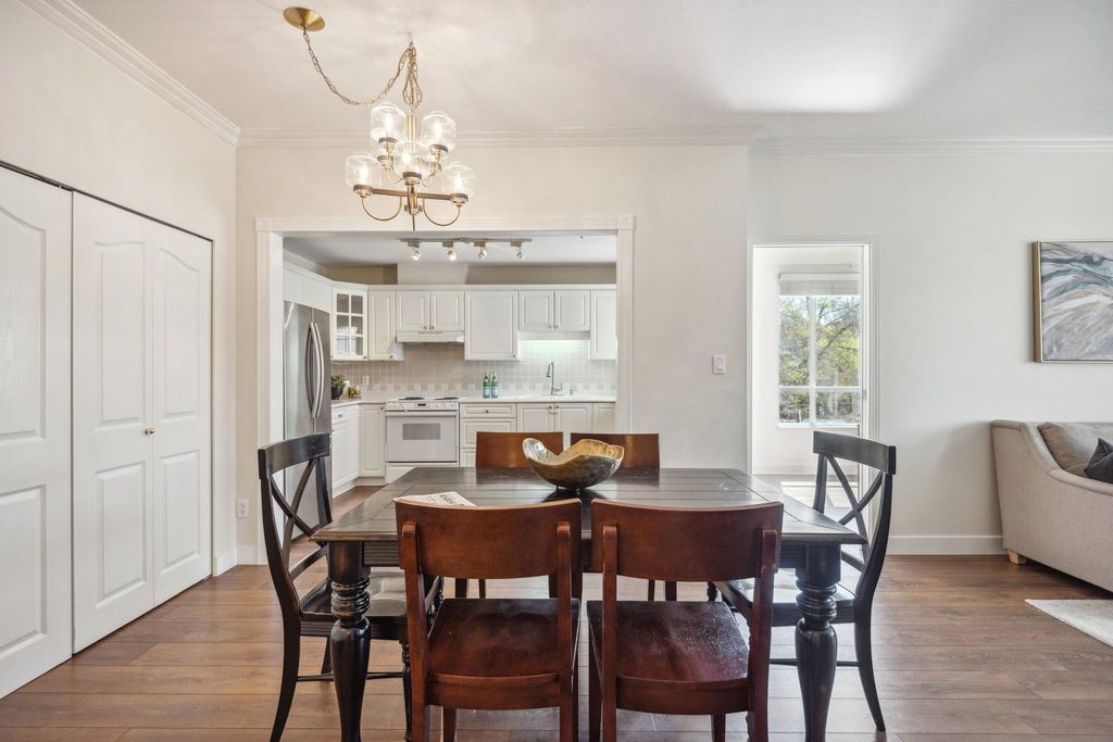 listing image 1103887367674979301