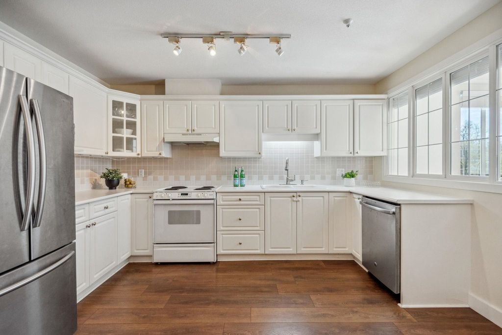 listing image 1103540287633647101