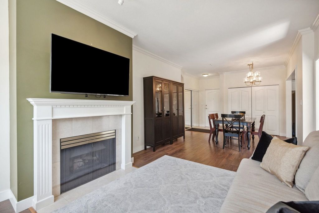 listing image 1103262342138242068