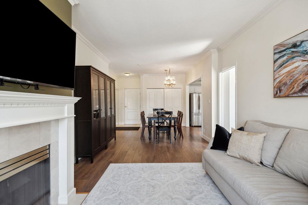 listing image 1108042375740690230