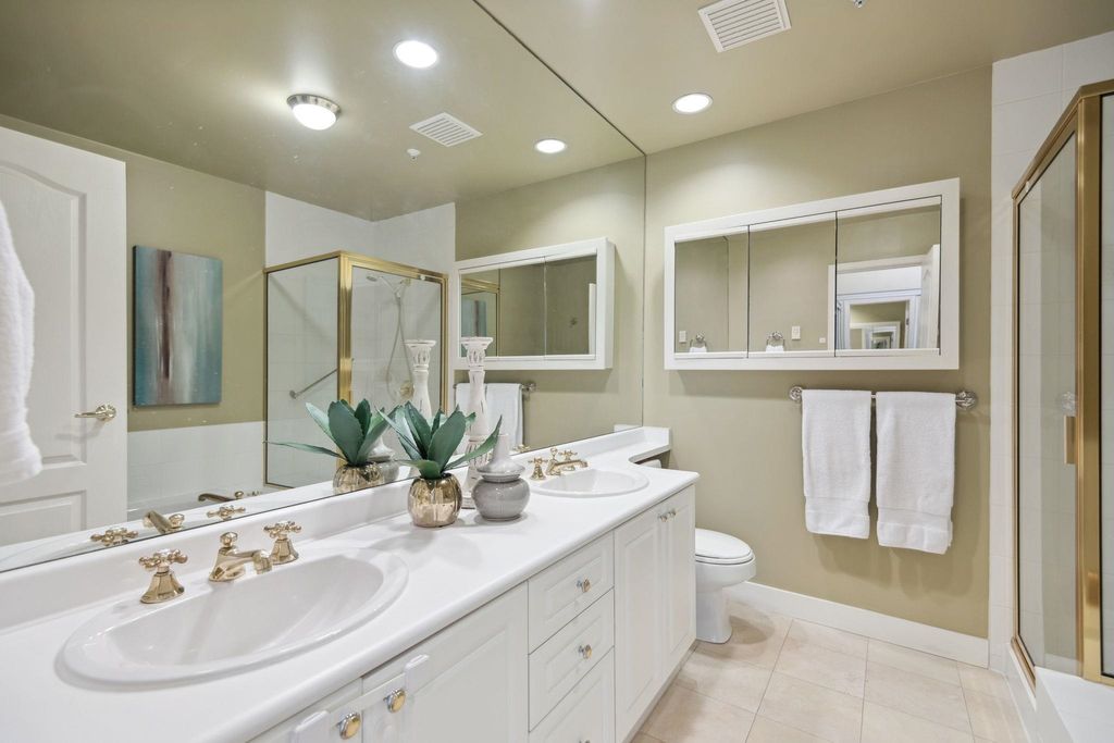 listing image 1103294716872975681