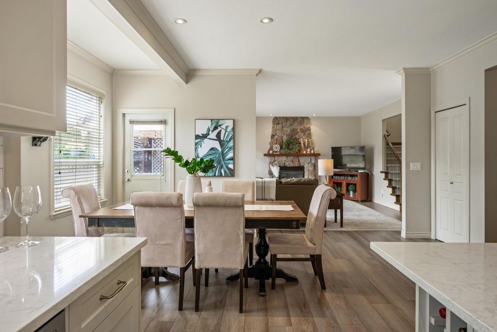 listing image 1105181025845975721