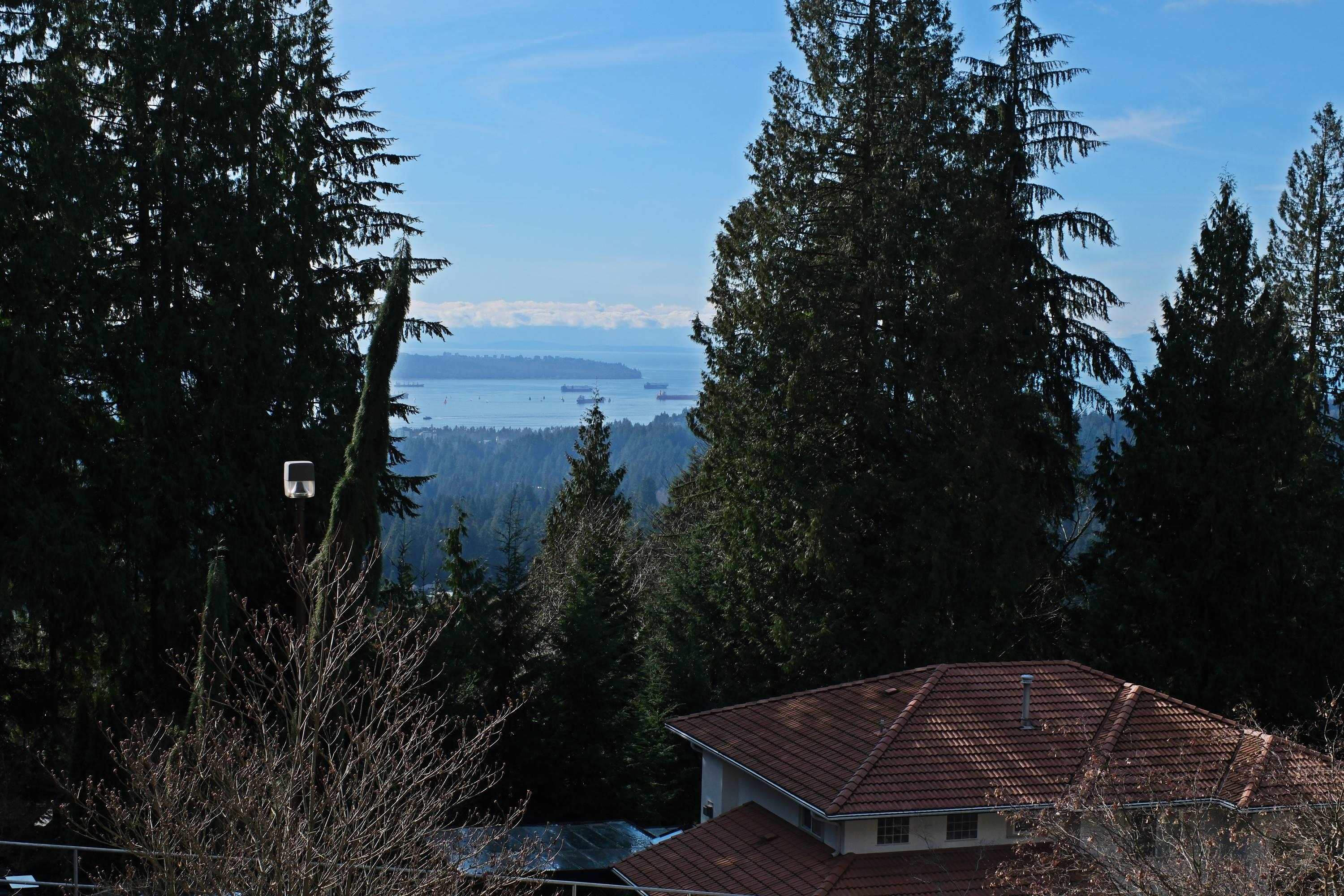 4989 Chalet Place