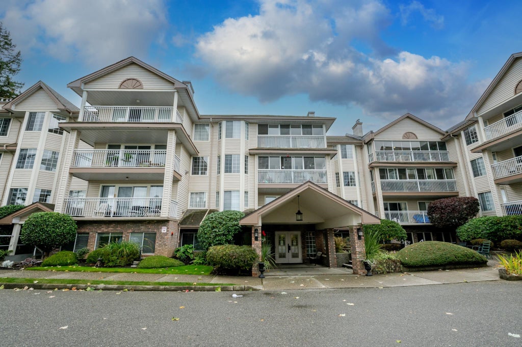 Photo of 2491 Gladwin Road #102, Abbotsford, BC V2T 3N8 (MLS # R3174507)