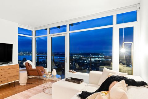 111 E 13th Street 1503 North Vancouver BC V7L 0C7