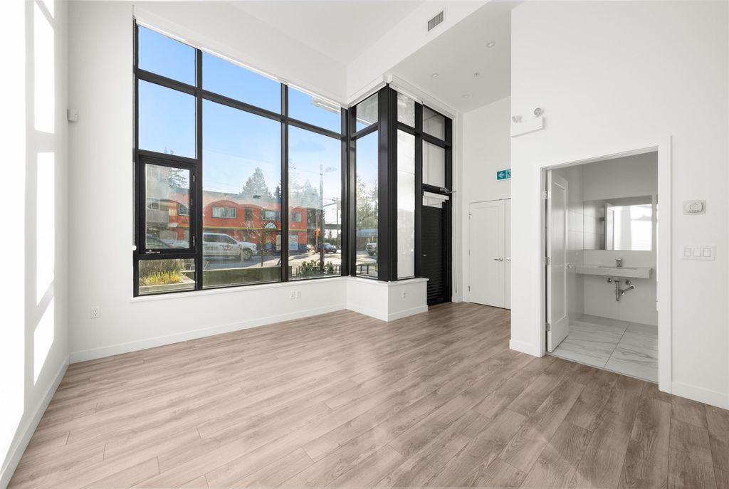 listing image 1104582239769418465