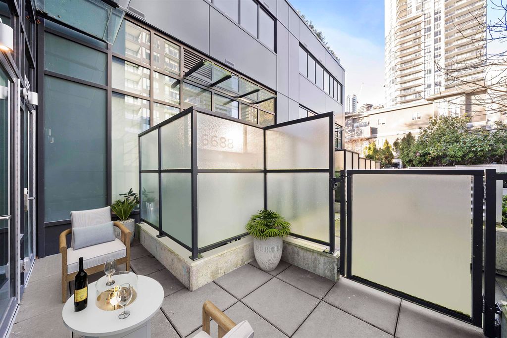 listing image 1101495345519369056