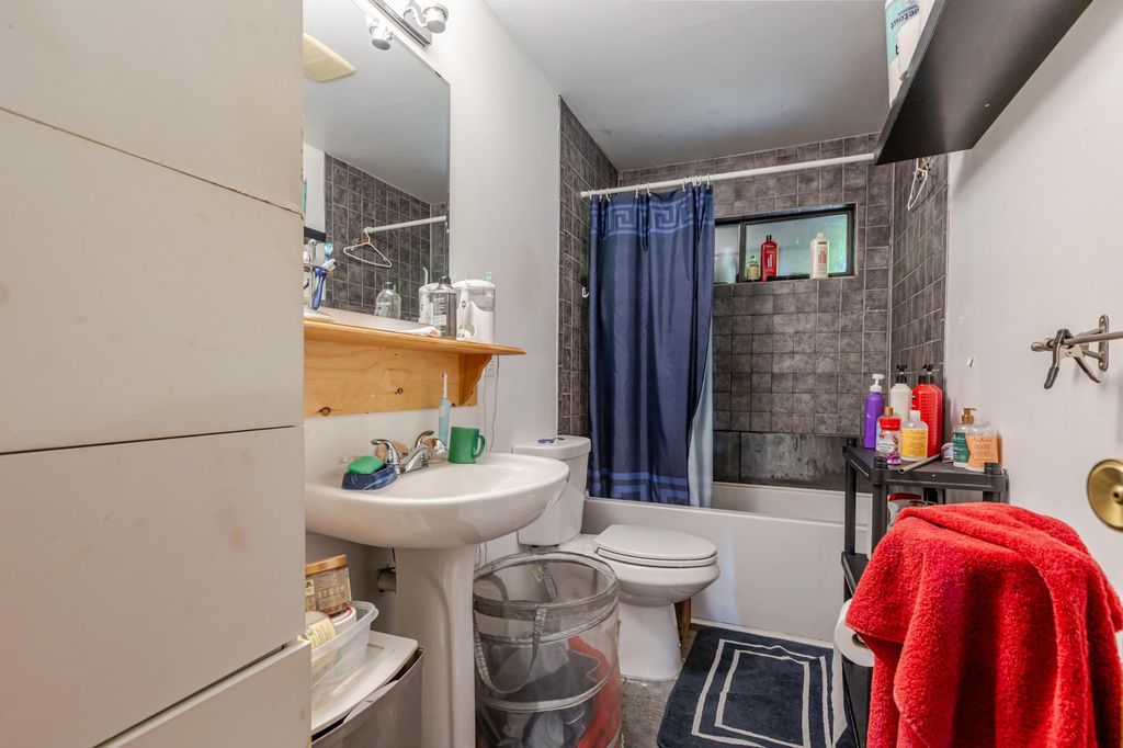 listing image 1104191100175419203