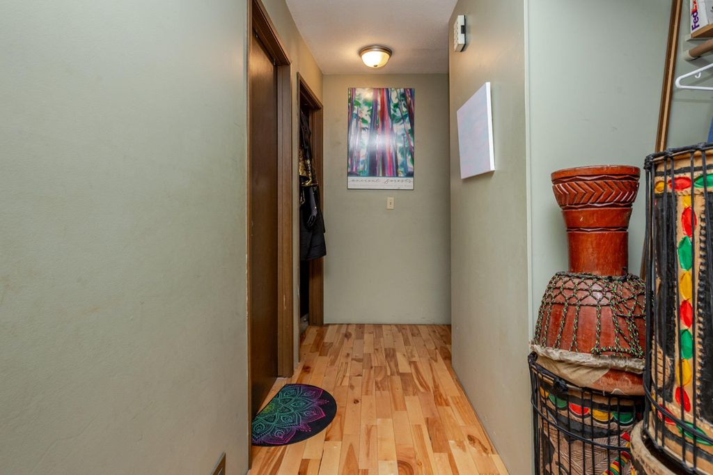 listing image 1107944056565719229