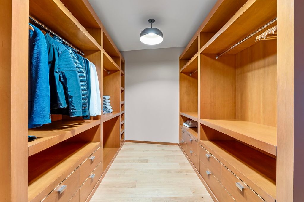 listing image 1106853598142977169