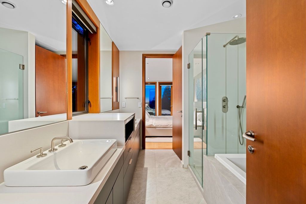 listing image 1104016025009227824