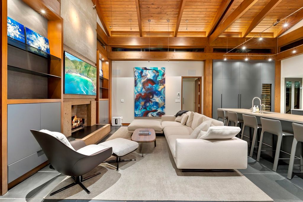 listing image 1108458696340639233