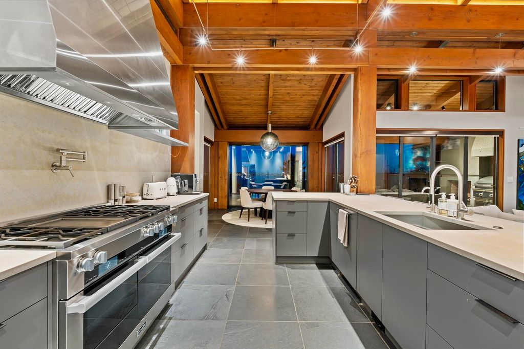 listing image 1101230294532633857