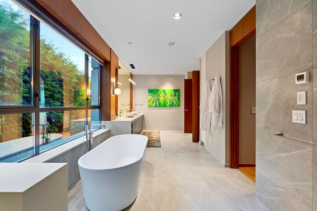 listing image 1101905285734652689