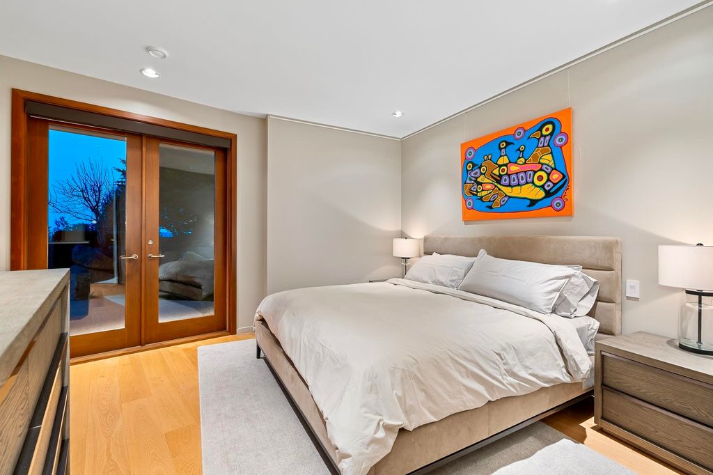 listing image 1104793470935311694