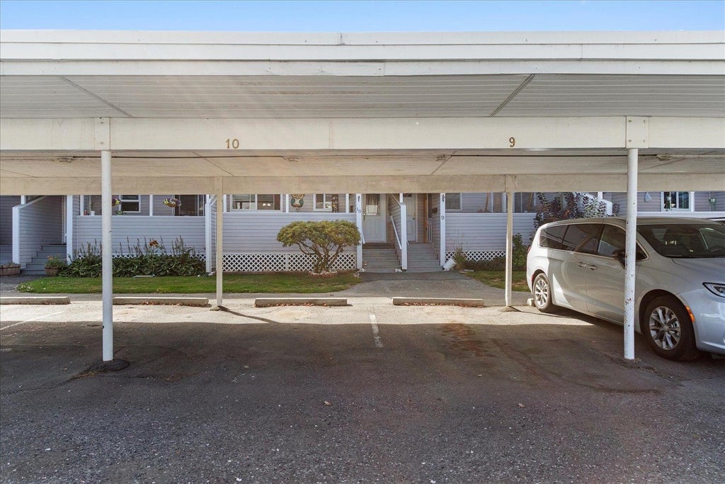 Photo of 45215 Wolfe Road #10, Chilliwack, BC V2P 1V5 (MLS # R3163472)
