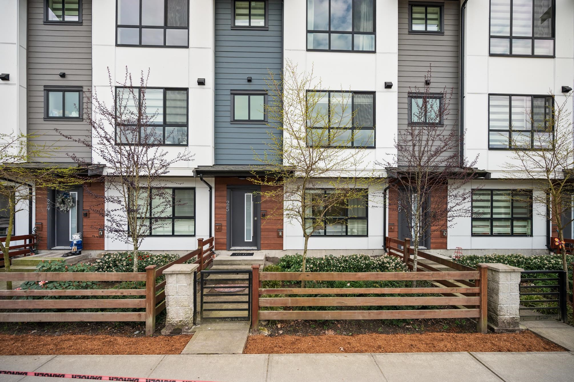 7177 194a Street 25