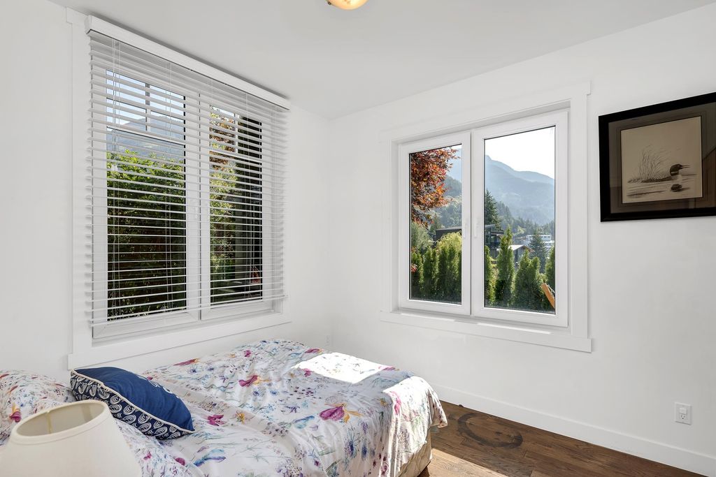 listing image 1103683865325463277