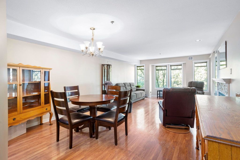listing image 1109231071884107312