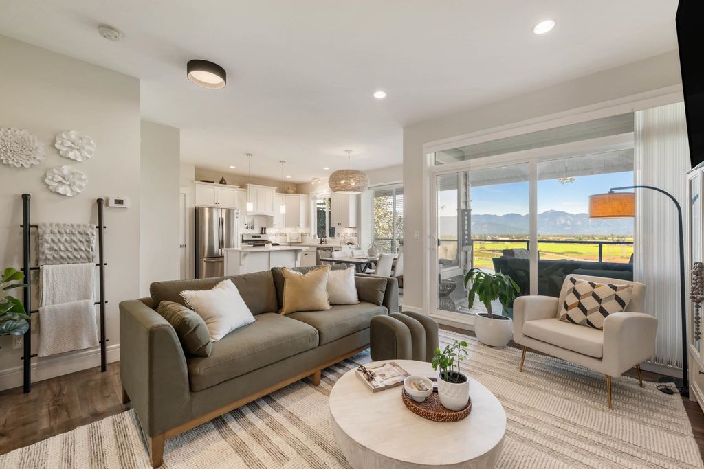 Photo of 50634 Ledgestone Place #10, Chilliwack, BC V2P 0E7 (MLS # R3108892)