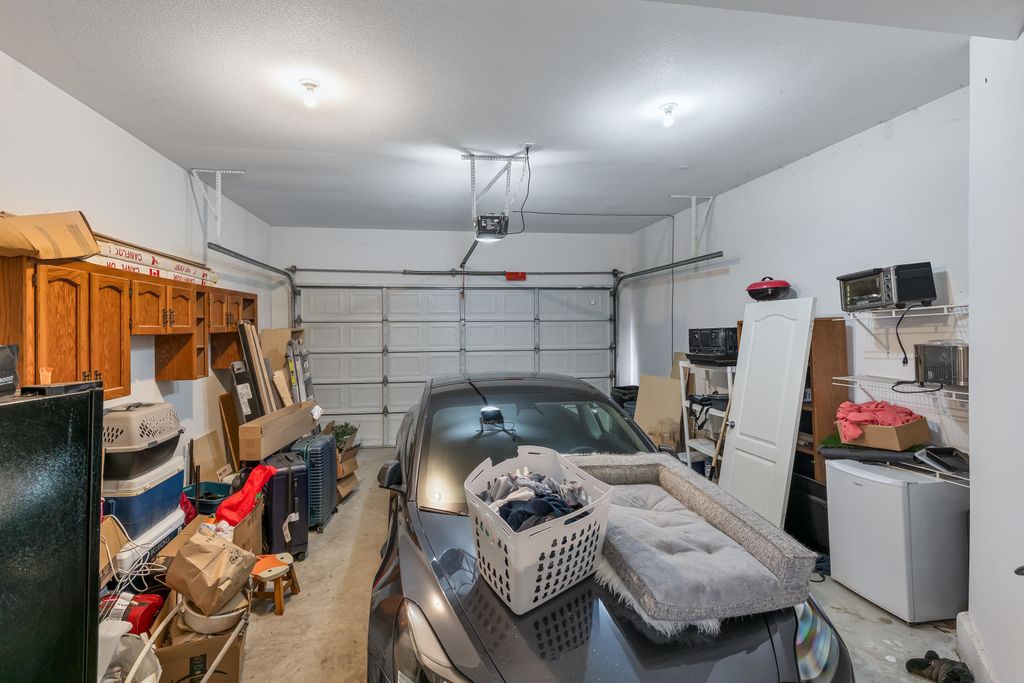 listing image 1105915184049380033