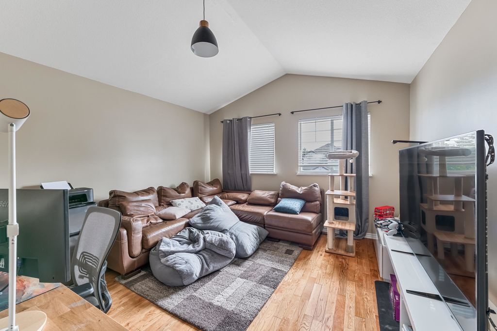 listing image 1104088626699957769