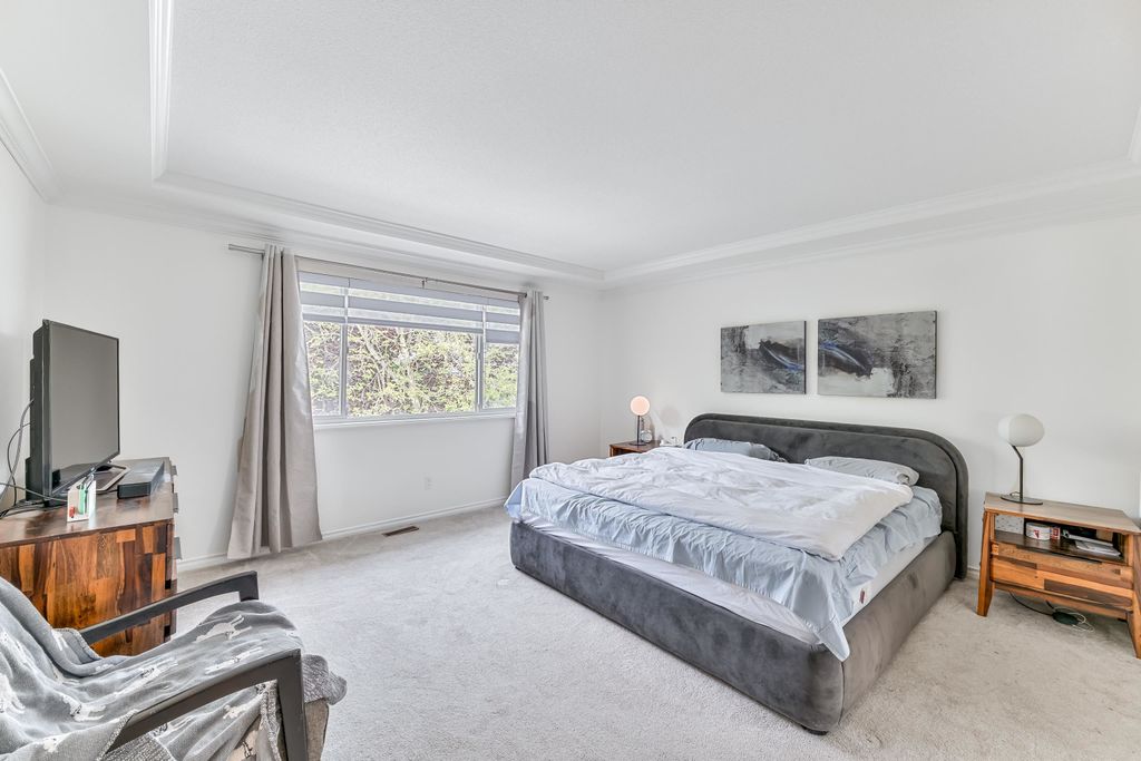 listing image 1108384740565236956