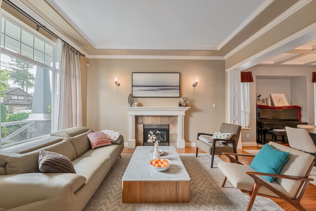 listing image 1103716755959370112