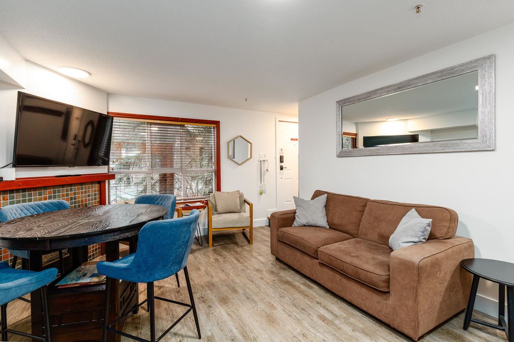 listing image 1104830722282396325