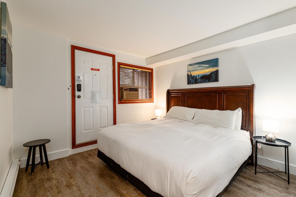 listing image 1107377651462750270