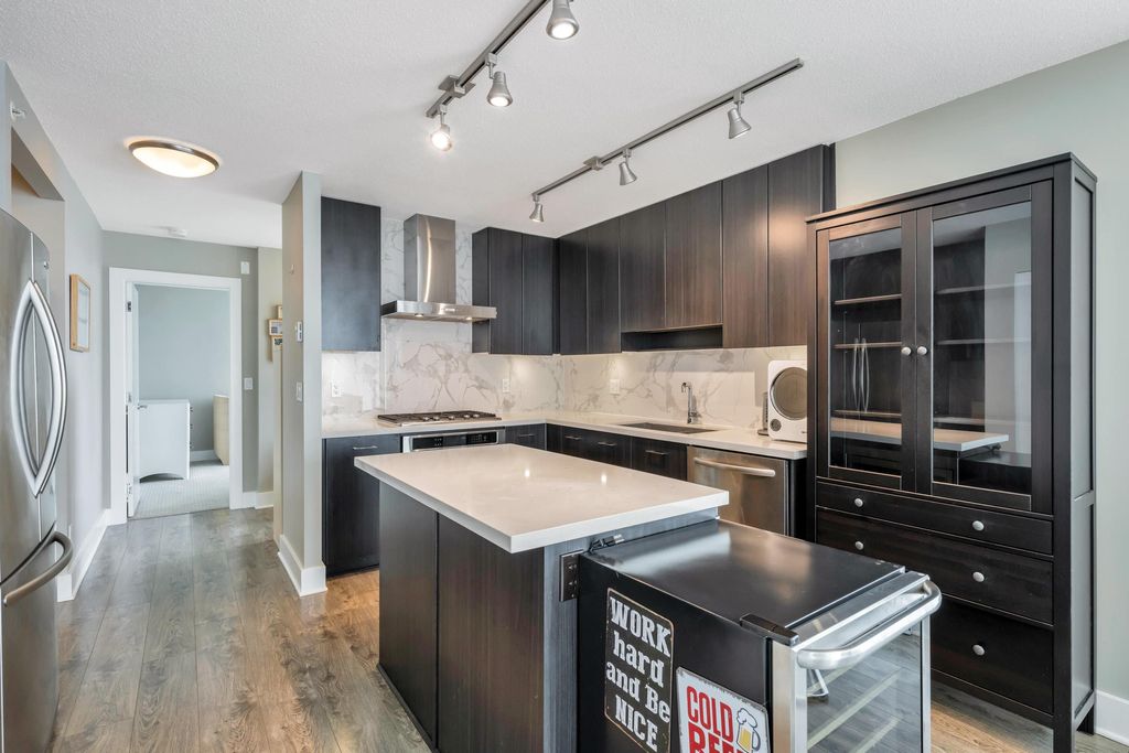 listing image 1103176057946920985