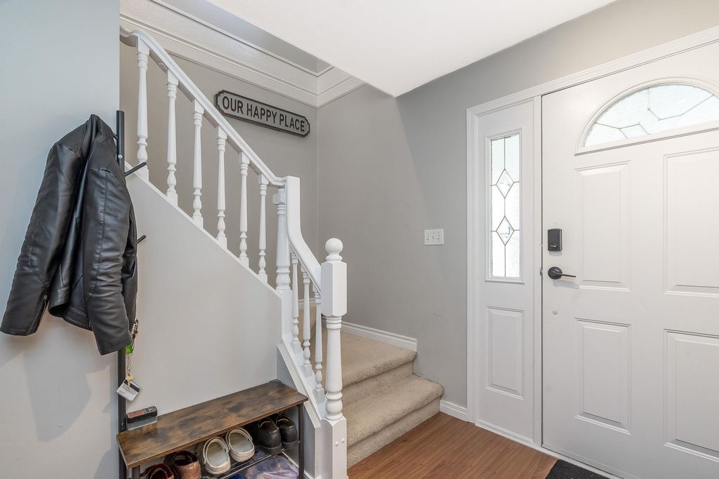 Photo of 32958 Harwood Place, Abbotsford, BC V2S 7C2 (MLS # R3148460)