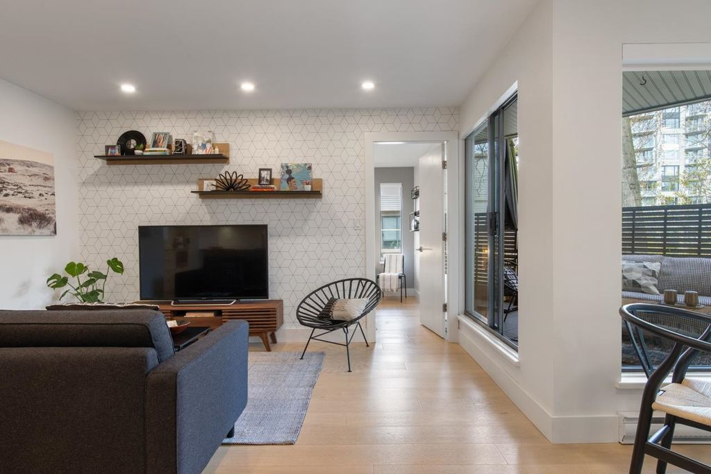 listing image 1109661926766100625