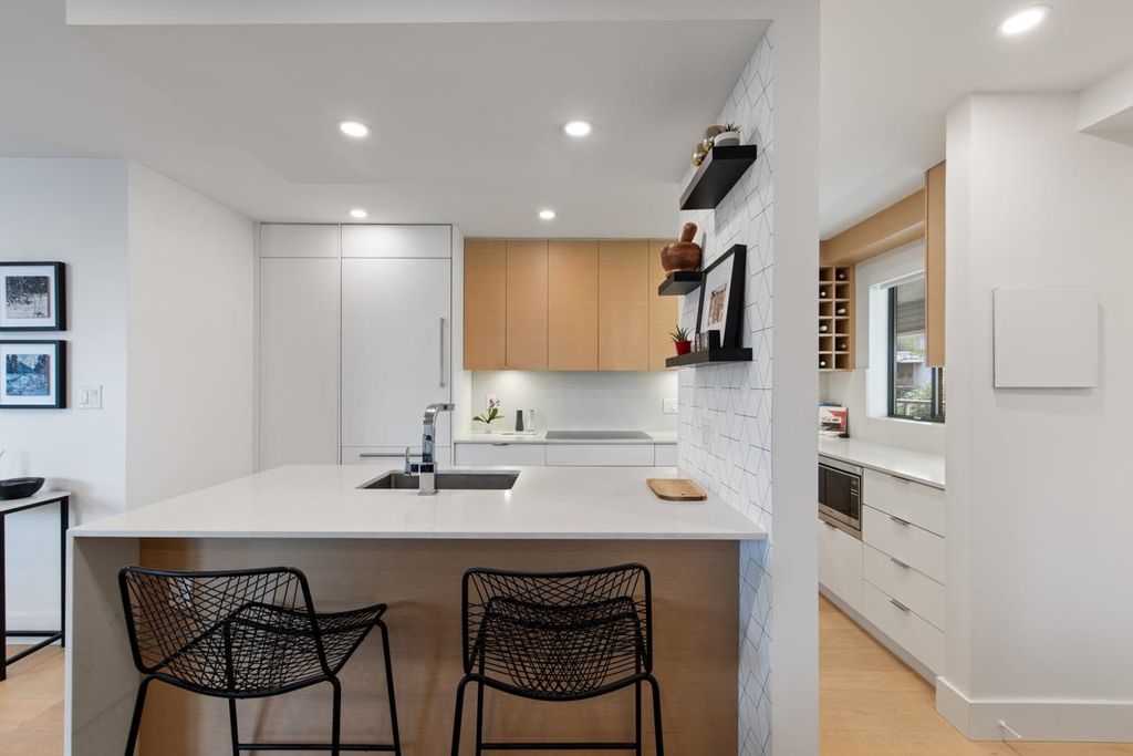 listing image 1107853489764985522