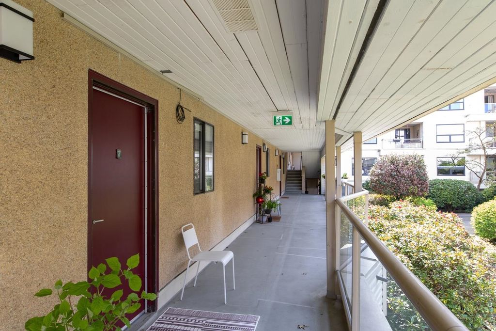 listing image 1100821116734041523