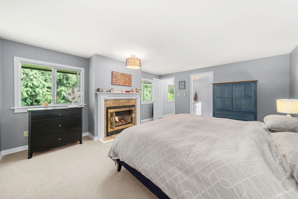 listing image 1101860411137016895