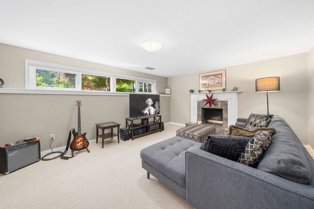 listing image 1104805350680024912