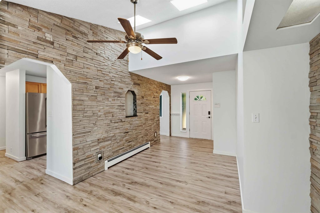 Photo of 20225 Lorne Avenue, Maple Ridge, BC V2X 1E9 (MLS # R3172786)