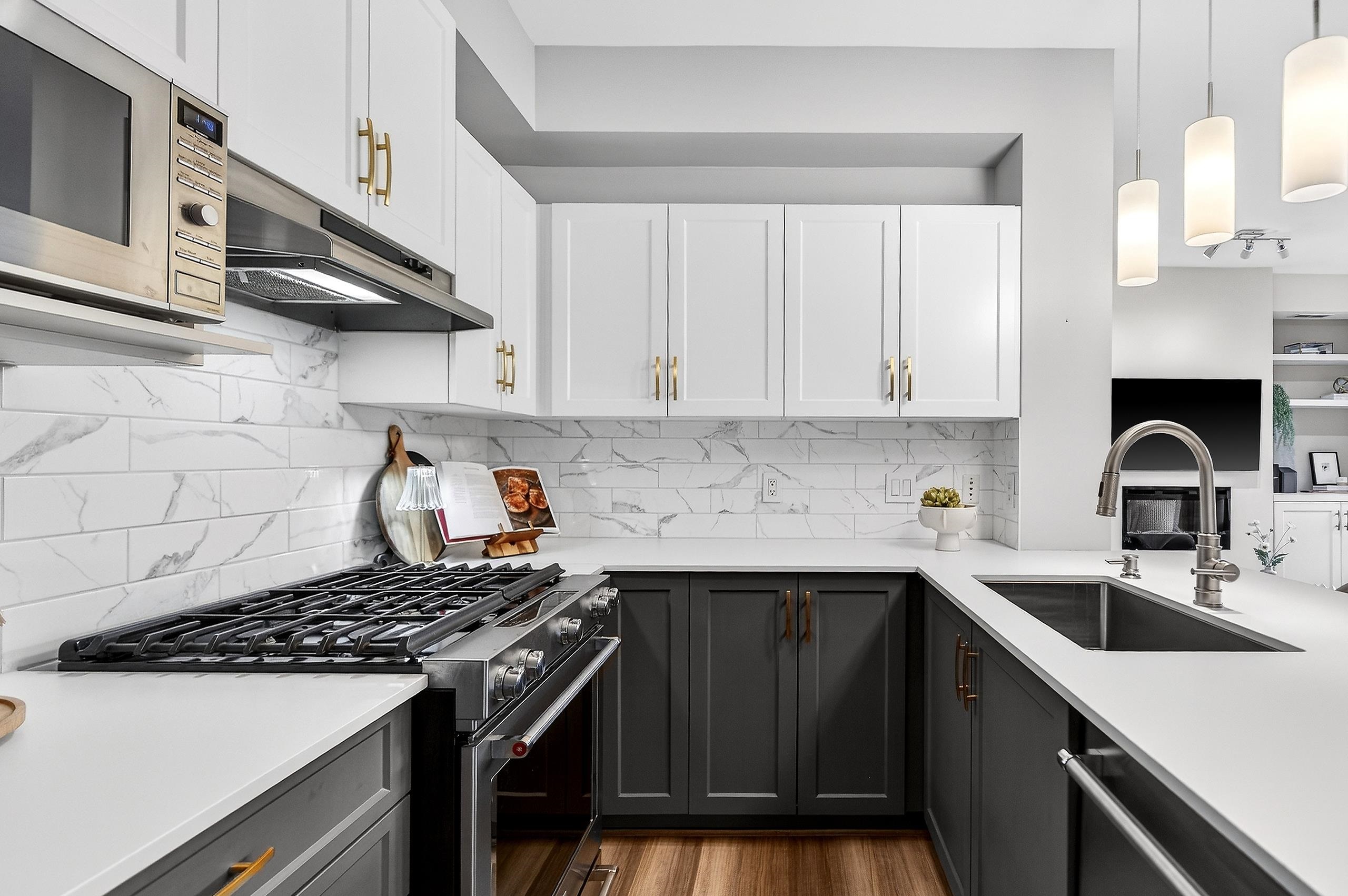 801 Klahanie Drive 429