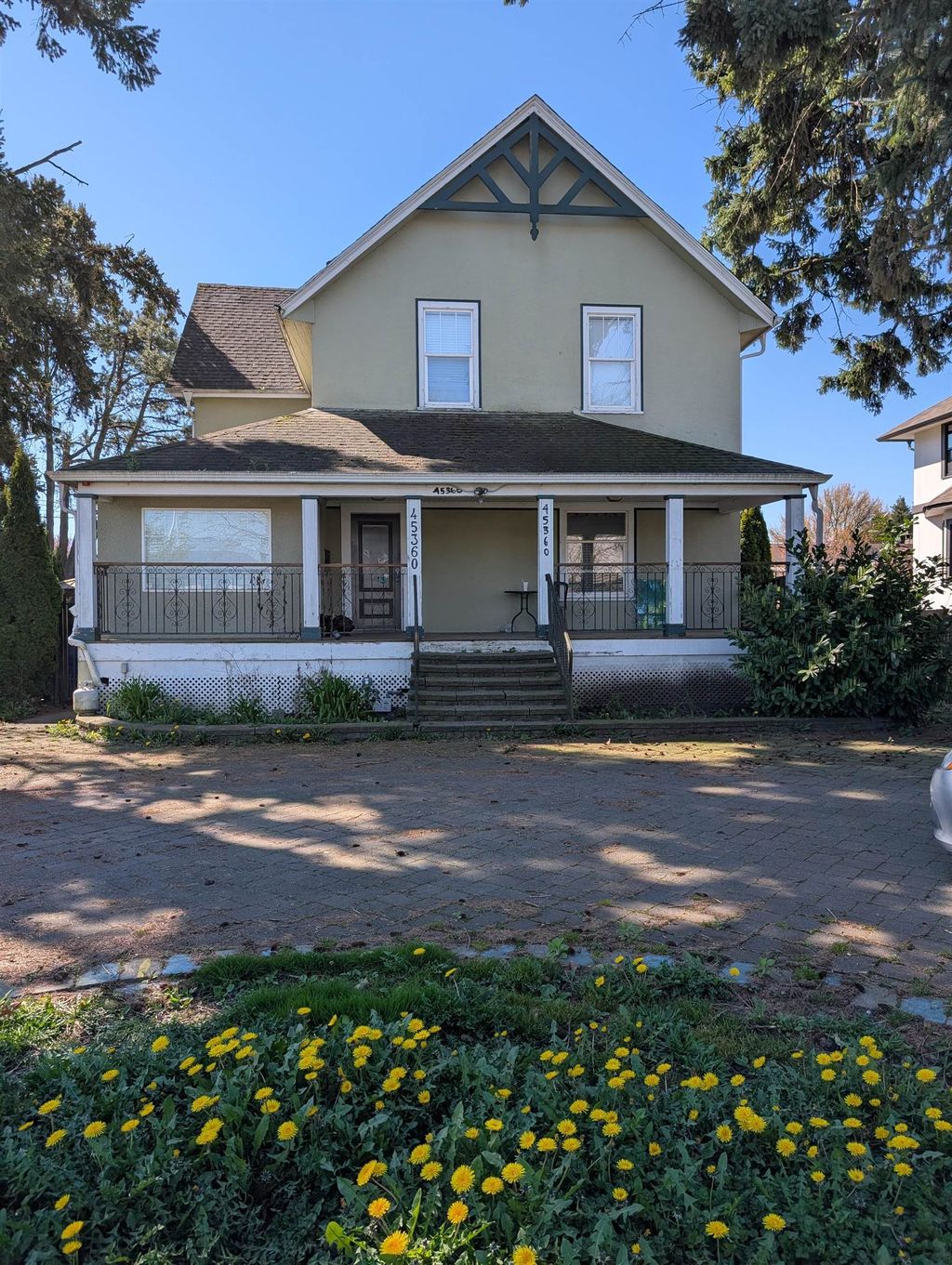 Photo of 45360 Hodgins Avenue, Chilliwack, BC V2P 1P5 (MLS # R3111318)