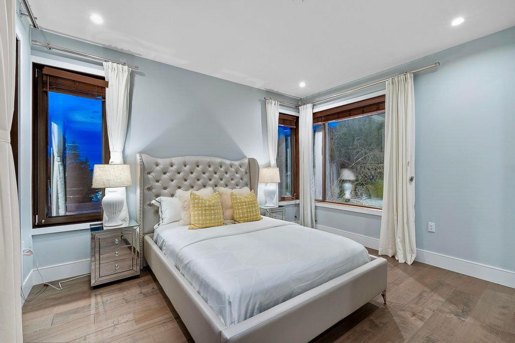 listing image 1103737385400324331